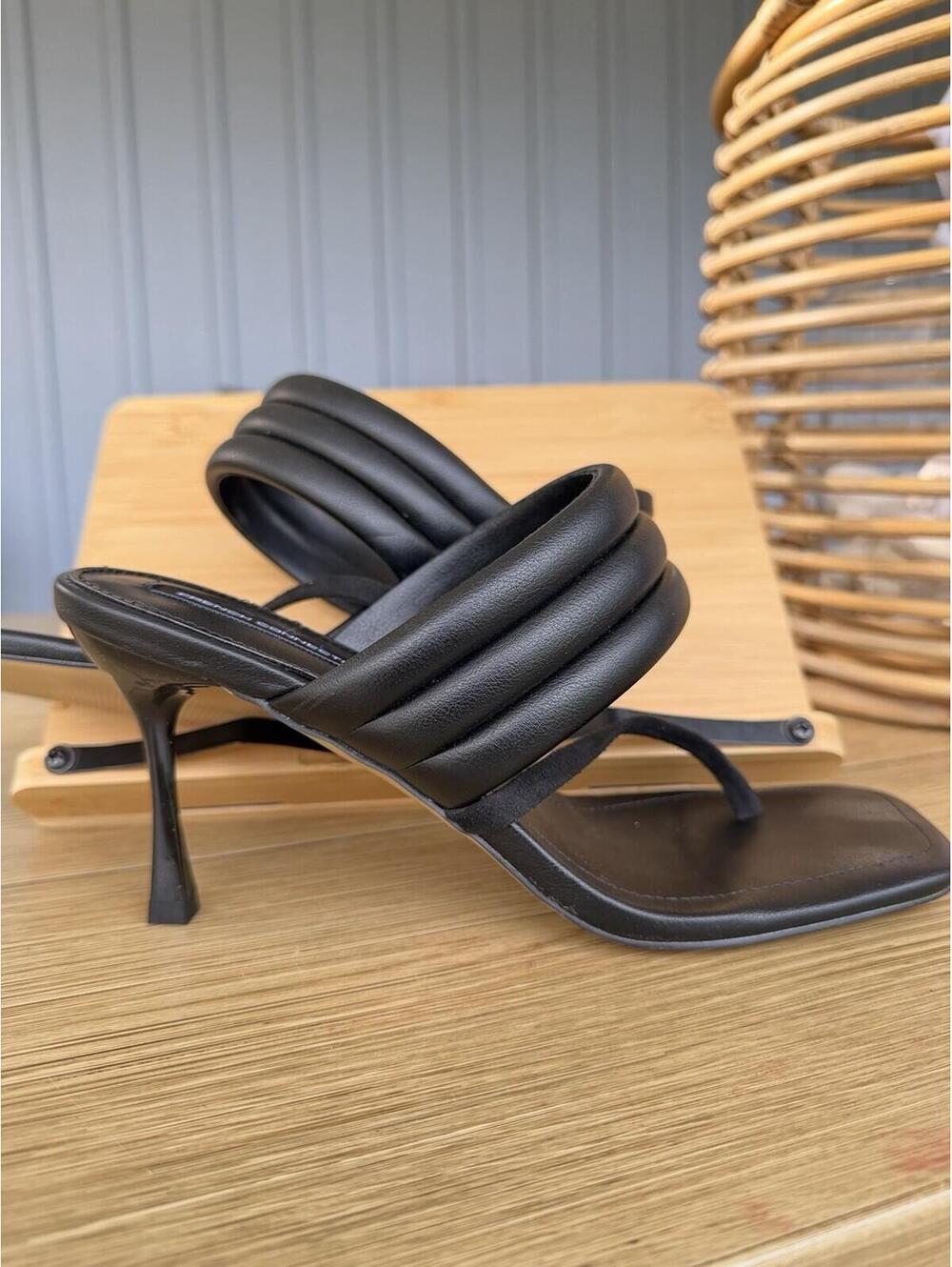 French Connection Valari Sandal Black Padded Strap Thong Heel US 8 Workwear NIB